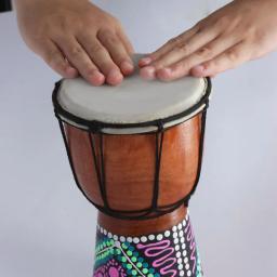 Tambor africano de percussão mão tambor, madeira Jambe, duplo baterista com padrão, cor aleatória, Djembe, 4 ", para venda - Image 6