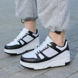 Sapatos de skate com 4 rodas para crianças, tênis para meninas e meninos, esportes de deformação ao ar livre - Image 3