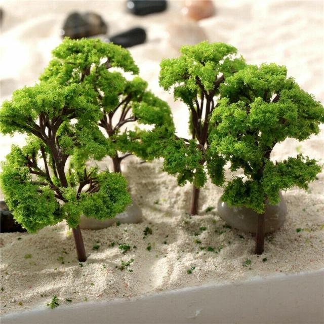 Mini Árvores em Escala 4cm para Dioramas e Cenários de Wargame - Pacote com 10 Peças