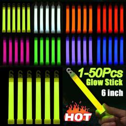 1-50pcs Bastões Brilhantes com Gancho Luz de Fluorescência de 6 polegadas para Caminhadas Acampamento Ao Ar Livre Bastões de Luz de Festa de Concerto de Emergência - Image 1
