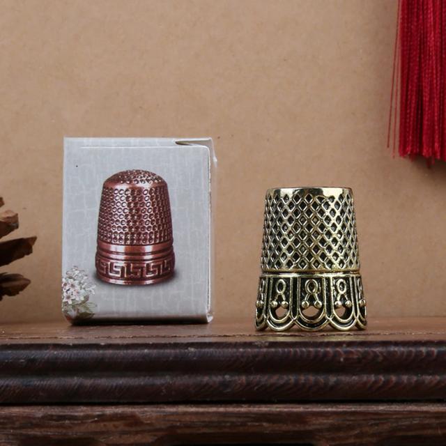 Dedal de Metal Vintage em Latão para Bordado e Artesanato DIY - Ferramenta Ideal para Costura e Patchwork, 1 unidade
