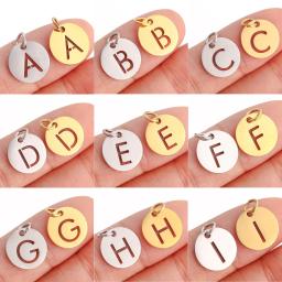 5 pçs/lote redondo inglês carta inicial pingentes de aço inoxidável 26 alfabeto A-Z encantos para diy pulseiras colar jóias fazendo - Image 6