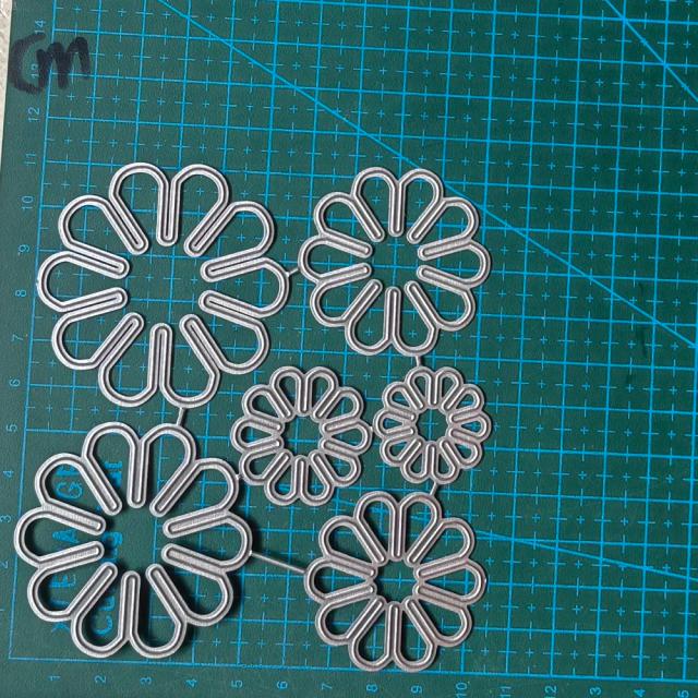 Flor em Metal para Corte: Molde para Scrapbook e Artesanato de Papel com Stencils e Ferramentas de Gravação