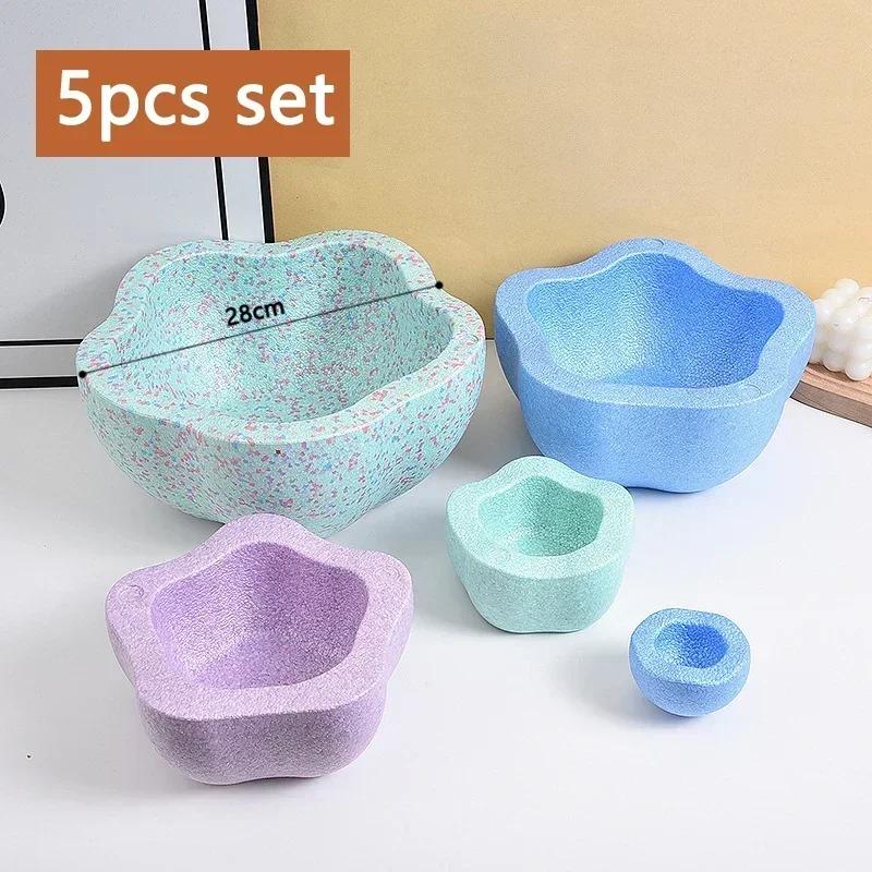 Criança pisando pedra equilíbrio jogo integração sensorial balanceamento pedra empilhamento jogo autismo equipamento sensorial atividades parógicas brinquedo