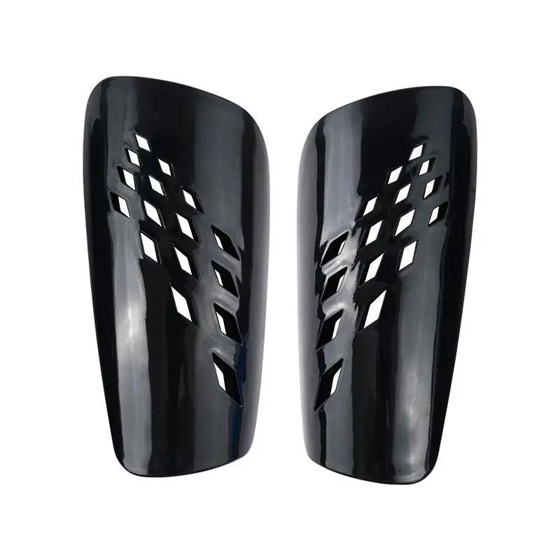 Rhombic-Caneleira de futebol respirável perfurado para adultos e crianças, escudo de futebol, legging para legging, equipamento protetor rígido, 1 par - Image 1