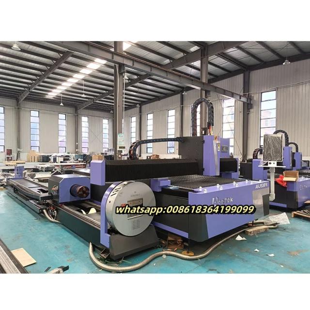 Acctek Máquina de Corte a Laser de Fibra CNC 3000W com Cilindro Rotativo