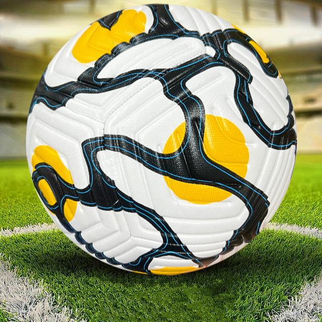 Bola de Futebol PU Clássica com Bomba - Tamanho 5, Ideal para Competição e Práticas Esportivas para Adultos