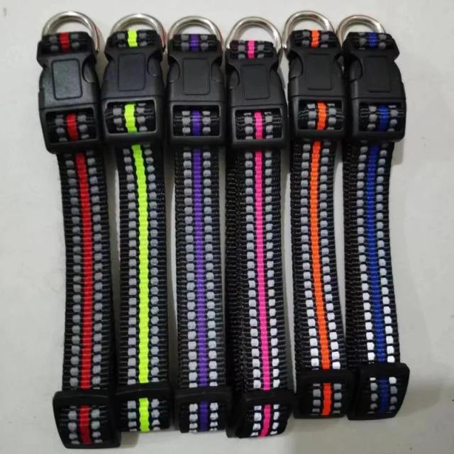 Colarinho Refletivo Ajustável em Nylon para Animais de Estimação, Acessório Multicolorido para Cachorros e Gatos, Incrível Conforto e Estilo, 1 Unidade