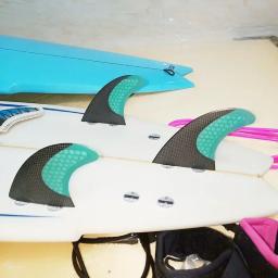 Bilong fcs aletas da prancha de surf gêmeo tri fin um conjunto g5 tamanho fibra de vidro núcleo desempenho com carbono m tamanho surf fin - Image 4