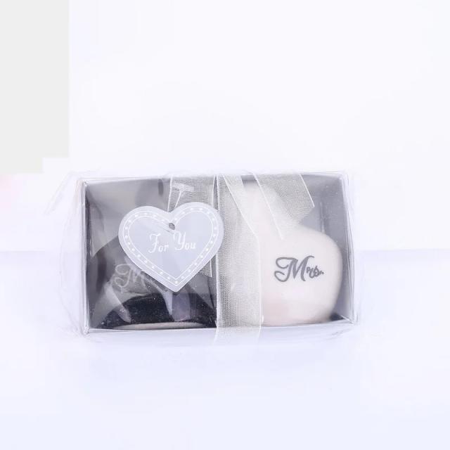 Garrafa Cerâmica em Forma de Coração para Sal e Pimenta - Lembranças de Casamento Sr. e Sra. para Convidados - Conjunto com 10 Peças