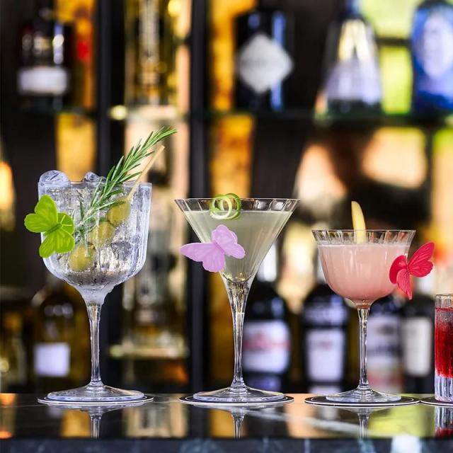 Marcadores de Bebida em Silicone Multicoloridos com Design de Borboleta - Identificadores de Copos para Wine Bar e Festas