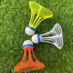 Noite escura led badminton iluminação bolas iluminação luminosa cabeça de espuma badminton durável volante luminoso jogo ao ar livre - Image 4