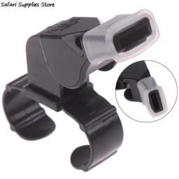 1 PC New Black plástico Pealess Finger Grip Sports Árbitro Apito - Image 2