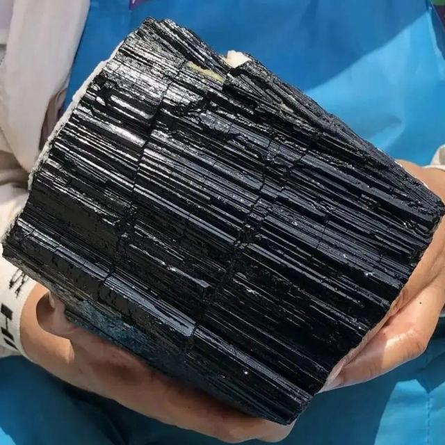 Reparo de Turmalina Preta: Pedra Natural para DIY, Presente de Cura e Decoração para Casa, 1 Unidade