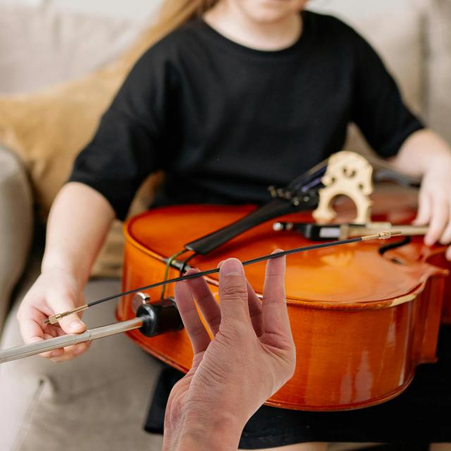 Corda traseira de violoncelo de aço amarelo, 2 peças, tamanho 4/4-3/4, peças de reposição universais para acessórios de violoncelo, fácil instalação