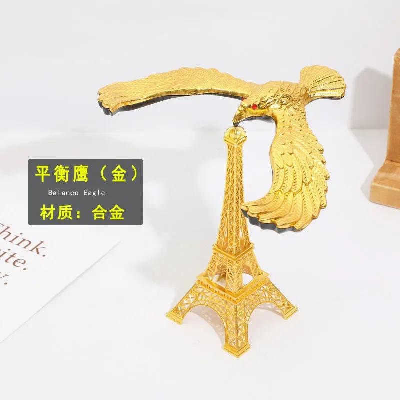 Torre eiffel com gravidade equilibrada águia liga modelo casa escritório mesa decoração tricolor estatuetas em miniatura - Image 1