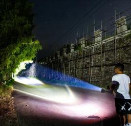 Mais novo 10000LM recarregável de alta potência lanterna led ultra-longa distância de iluminação holofote p150 led poderosa tochas - Image 2