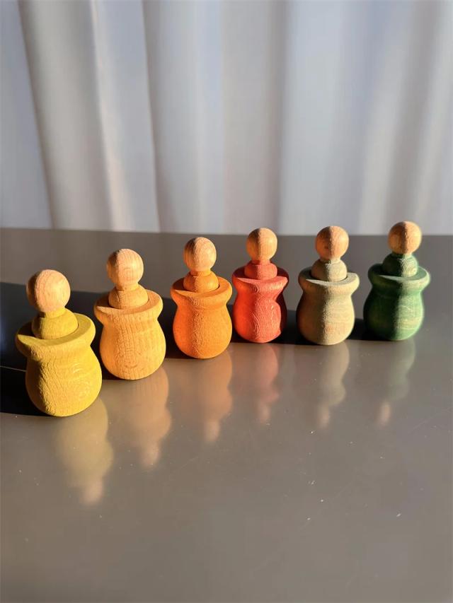 Brinquedos de Classificação de Madeira de Faia Arco-Íris Pastel para Crianças - Bonecas com Bolas