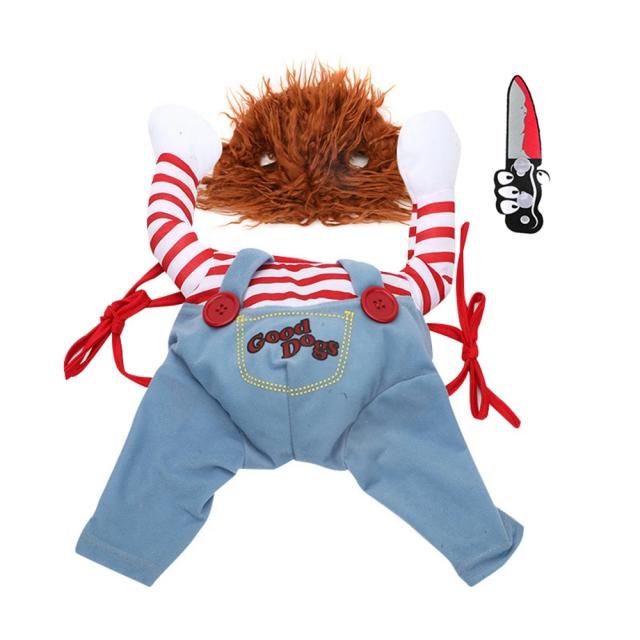 Halloween divertido com roupas engraçadas e cômicas para cães e gatos com facas temáticas