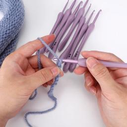 Conjunto de ganchos de crochê de liga de alumínio roxo, 8 peças, alças ergonômicas de agulhas de tricô, adequado para chapéu de tricô, suéter, meias de bebê, sci - Image 4