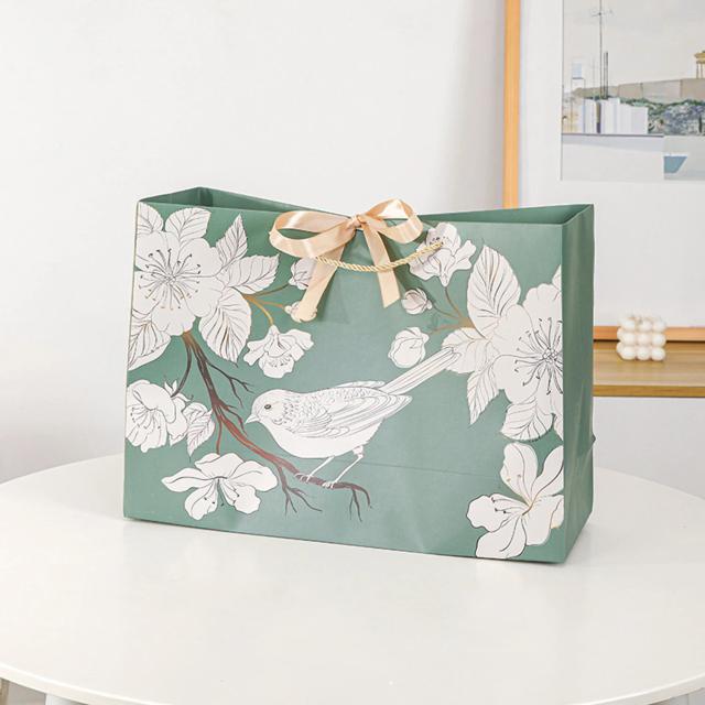 Saco de Presente Verde com Arco Amarelo para Natal - Ideal para Jóias, Roupas e Livros