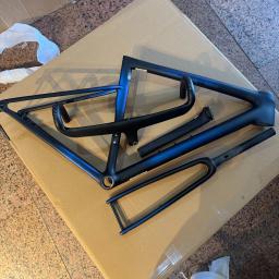 Quadro de bicicleta de estrada de fibra de carbono T1000 de grau de competição ultraleve Sl8 através do eixo 700C freios a disco - Image 3