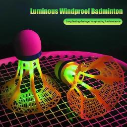 Petecas de badminton que brilham no escuro, 6 peças, à prova de vento, led, bolas de treinamento noturno, penas de plástico inquebráveis, bolas de nylon - Image 5