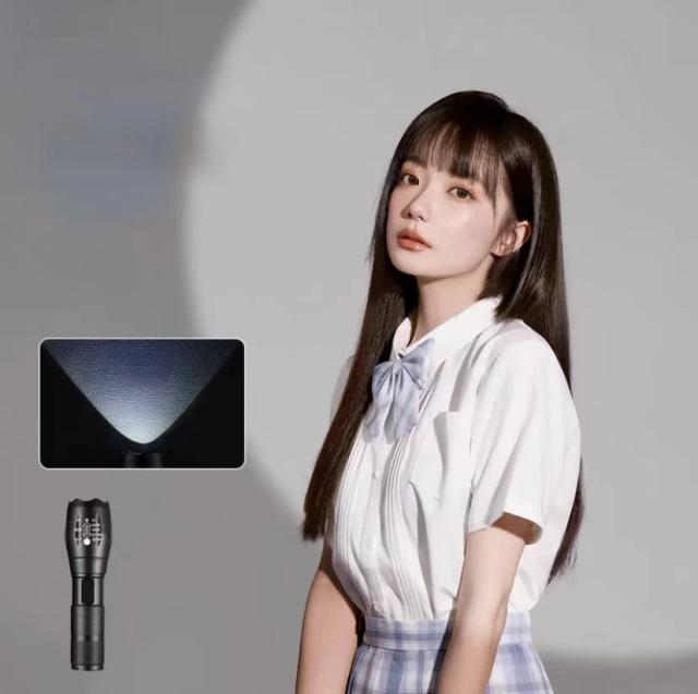Lanterna LED RGB Multicolorida para Fotografia: Holofotes Criativos com Zoom para Retratos e Ambientes Atmosféricos
