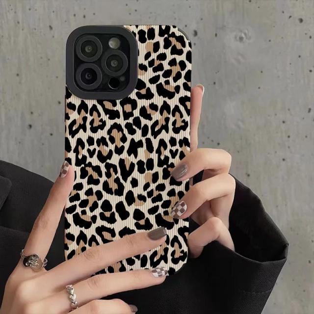 Capa de Silicone Leopardo Vaca para iPhone: Design Criativo e Proteção à Prova de Choque para Modelos 11, 12, 13, 14, 15 e SE