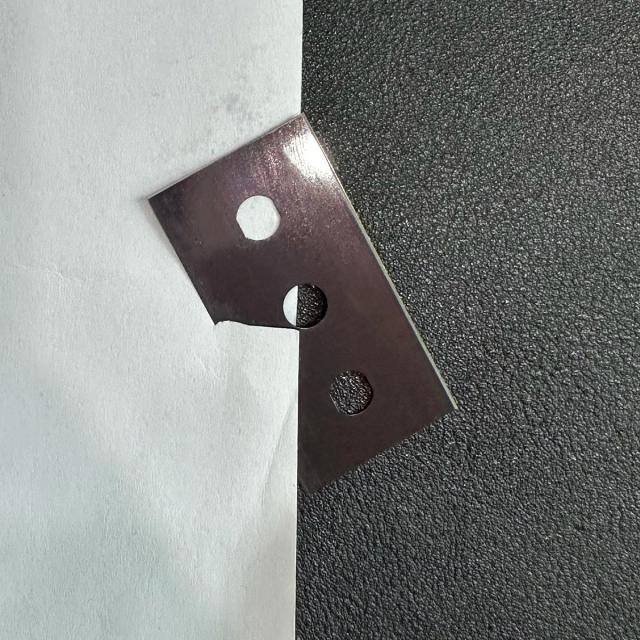 Lâmina Dupla Face de Corte Fino com Três Furos 43x22x0,2