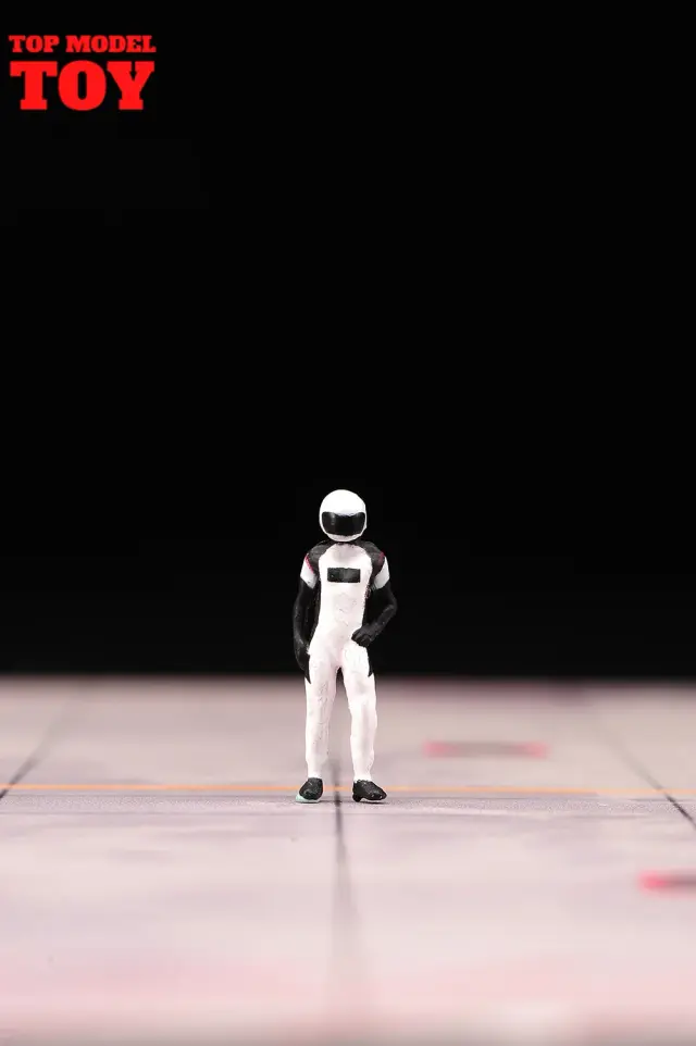 Figuras de Boneca Motorista de Corrida em Miniatura Pintadas para Cenários de Carros 1:64