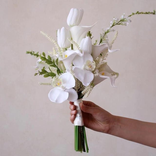 Mão Bouquet para Casamento: Atraente e Acessível com Estoque Pronto de Bunga Tangan para Nikah e Tunang