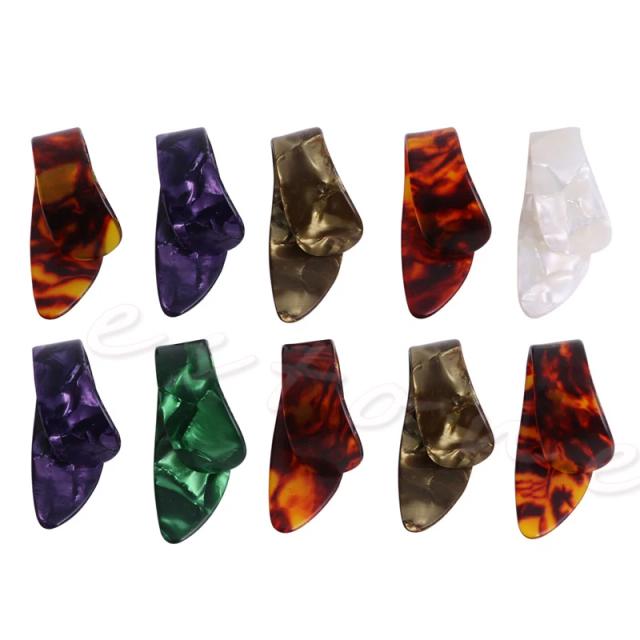 Conjunto de 10 Palhetas de Guitarra de Celulóide em Cores Variadas com Palheta de Dedo de Liparita