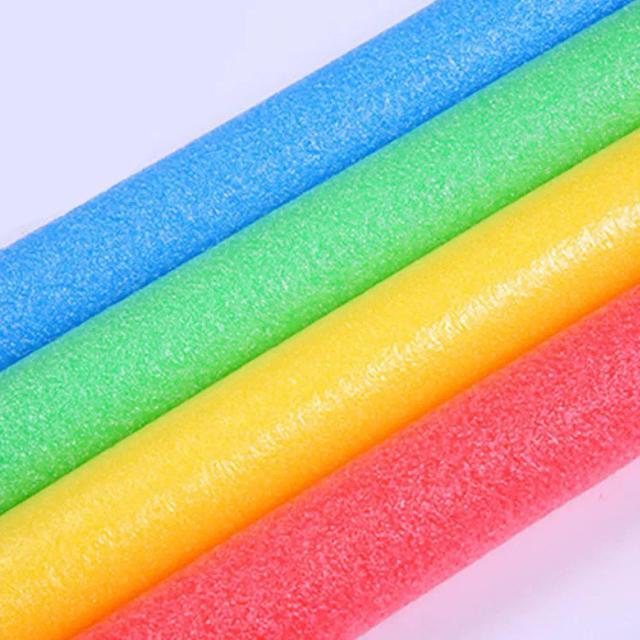 Macarrão Flutuante Colorido de Espuma Sólida para Natação e Diversão na Piscina