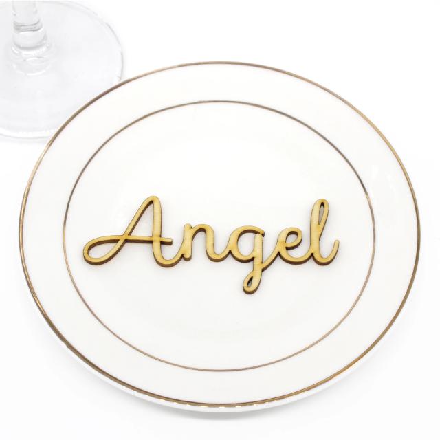 Decoração Personalizada para Casamento: Cartões, Nomes em Madeira e Etiquetas de Convidados para sua Festa