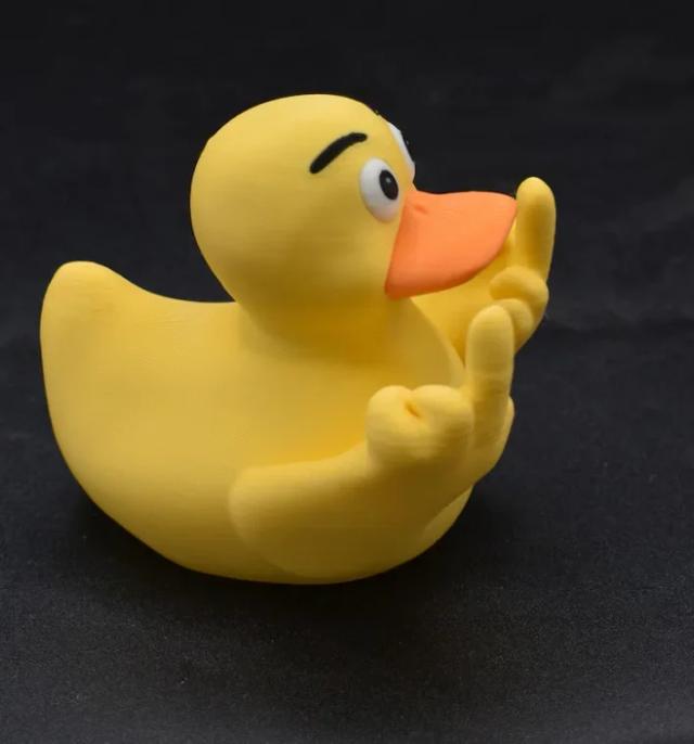 Estátua de Resina de Pato com Dedo Médio Mini Ornamento de Jardim 21cm