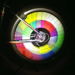 Adesivo reflexivo para bicicleta roda, abs, acessórios de bicicleta universal, raios de roda, luz de segurança, bricolage, praticidade - Image 5