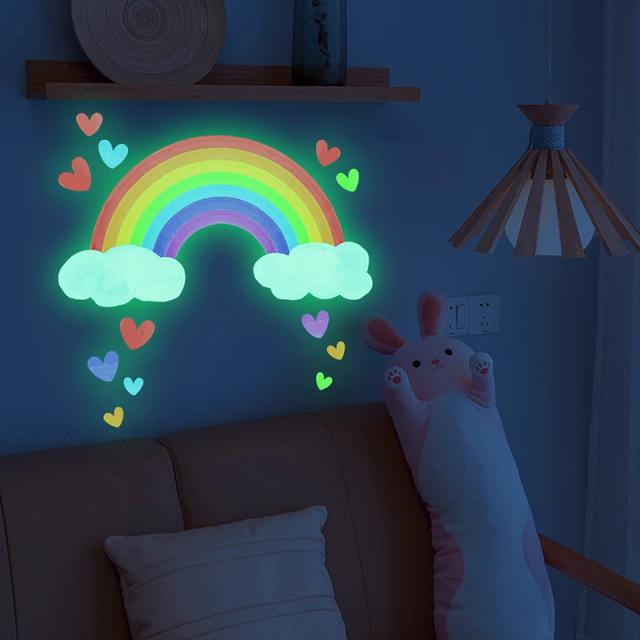 Adesivos de Parede Brilhantes de Arco-íris para Bebês: Decalques Luminosos de Nuvens e Corações para Quartos Infantis e Berçários