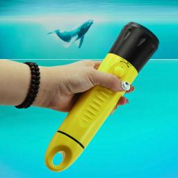 Longa lanterna de mergulho, iluminação submersível à noite, luz submersível à prova d'água, luz forte, foco L2, plástico - Image 2