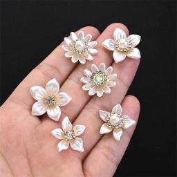 Elegantes encantos florais com imitação de pérolas strass para jóias DIY, decoração artesanal e acessórios, roupas e chapéus, 30 unid - Image 5