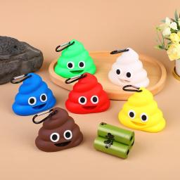 Criativo Pet Poop Shaped Waste Saco Dispenser, Portátil Pet Bin, Titular do saco com Clipe, Dog leash, Caminhada ao ar livre e Viagens - Image 1