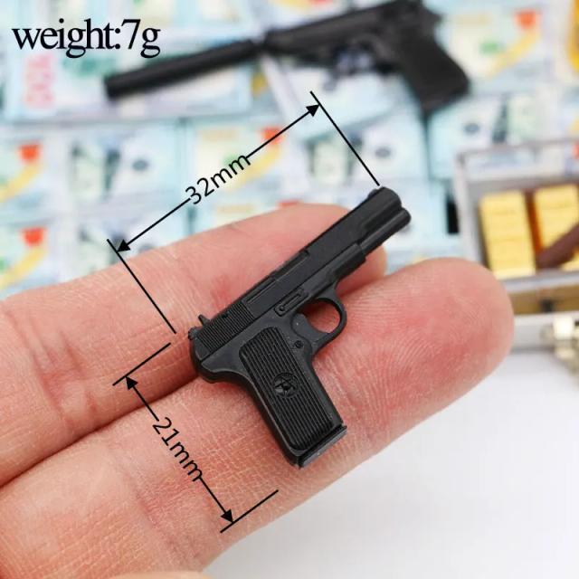 Pistola de Metal Miniatura para Bonecas 1/6 - Acessório Realista para Figuras de Ação e Cenários de Soldados