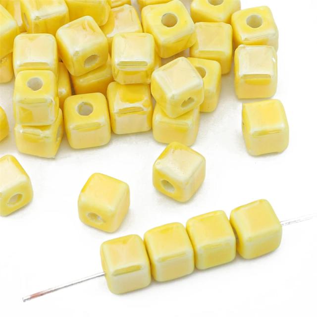 Conjunto de 10 Contas de Cerâmica Quadradas Coloridas 6mm para DIY, com Buraco de 2mm - Perfeito para Fazer Joias Artesanais