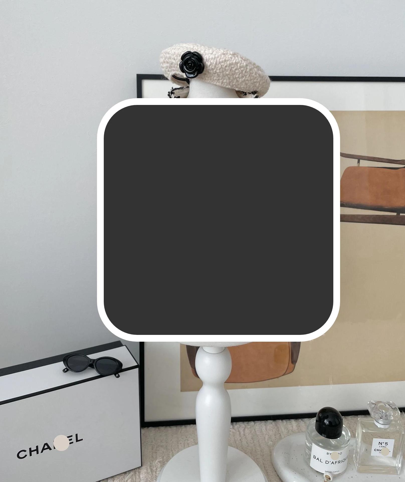 Ins novo preto e branco tecido sem mangas casaco cão casaco gato roupas para animais de estimação das senhoras roupas para cães de luxo designer roupas para cães - Image 1