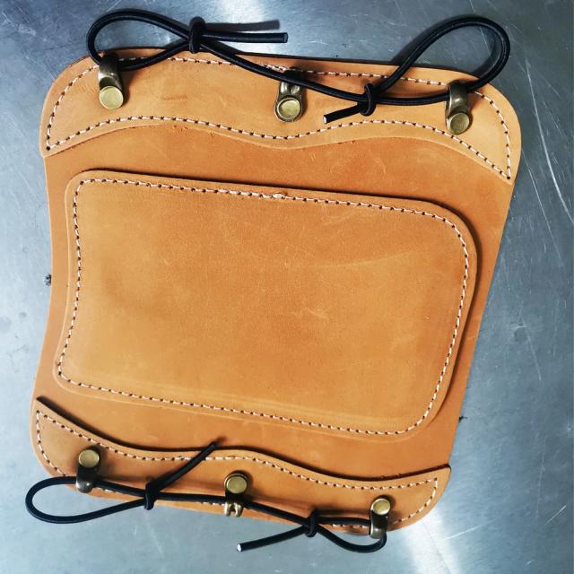 Protetor de Braço para Arco e Flecha em Couro Fosco - Segurança e Conforto para o Praticante