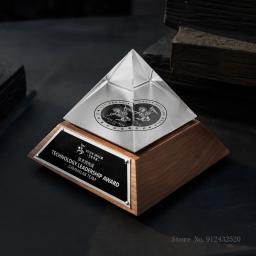 Troféu de cristal de madeira maciça estilo pirâmide, feito sob medida, decoração criativa, prêmio, lembranças, letras de alta qualidade - Image 4