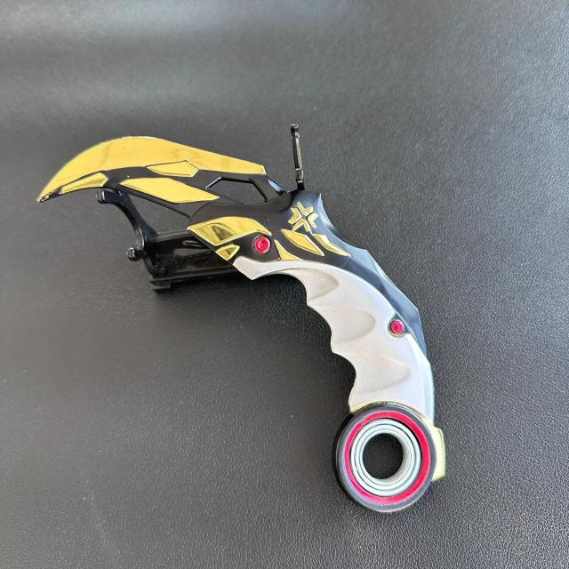 Kunlun Loja Global Karambit Rotativo Metal 17cm Valorant Champions 2021