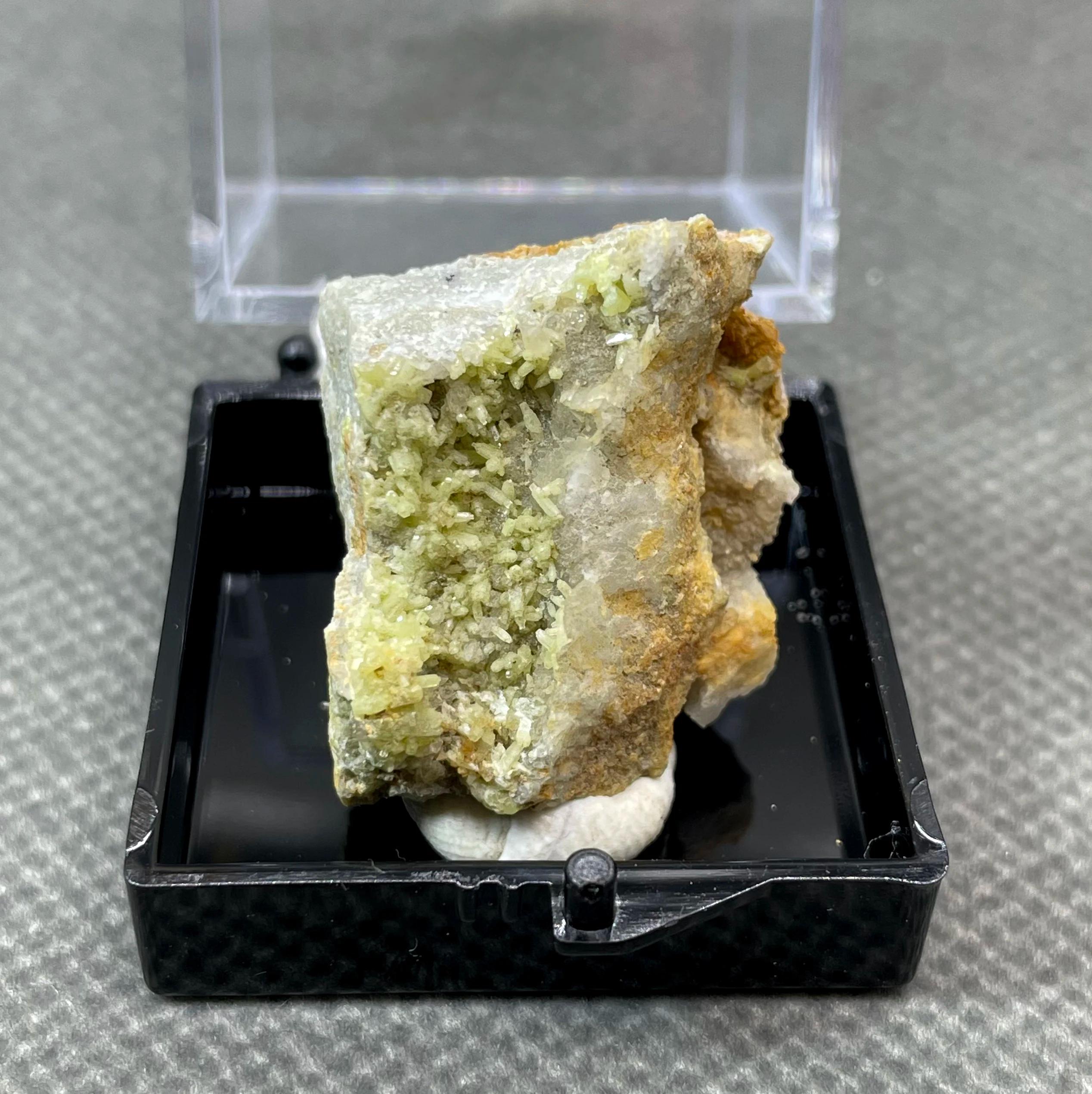 Novo! Espécimes Minerais Piromorfita Raros Naturais, Coleção Pedras Preciosas, Cristais De Quartzo, Tamanho Da Caixa 3.4 cm, 100% Natural - Image 1