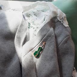 Clássico instrumentos musicais broches guitarra violino violoncelo piano pinos para mulheres menina crianças colar broche boné mochila terno pino - Image 2