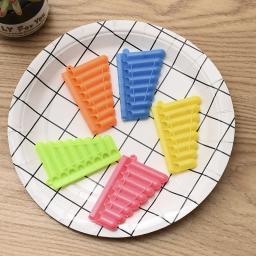 Harmonica plástica para crianças, brinquedos de instrumentos musicais para meninos e meninas, enchimento de Pinata, favores de aniversário, oito tons, chuveiro de bebê, 20PCs - Image 1